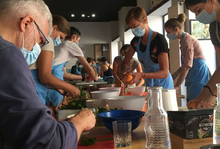 Les Petites Cantines pour se mettre à table tous ensemble