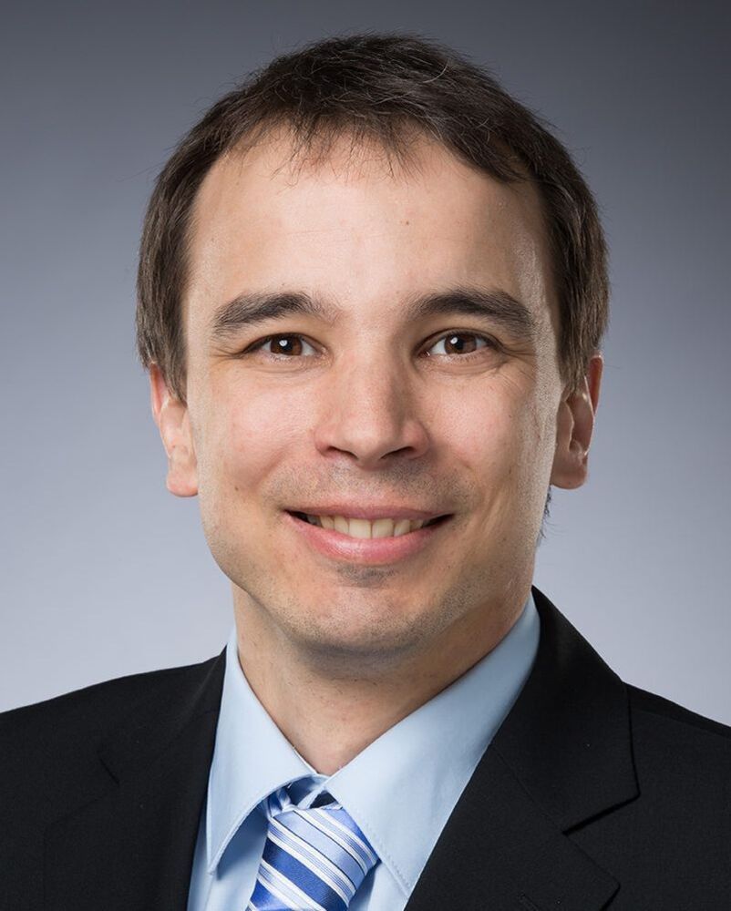 Dr. Simon Rihs