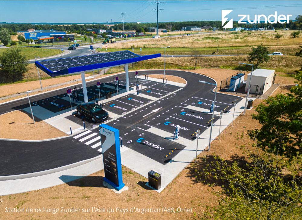 Stations de recharge ultra-rapide pour véhicules électriques