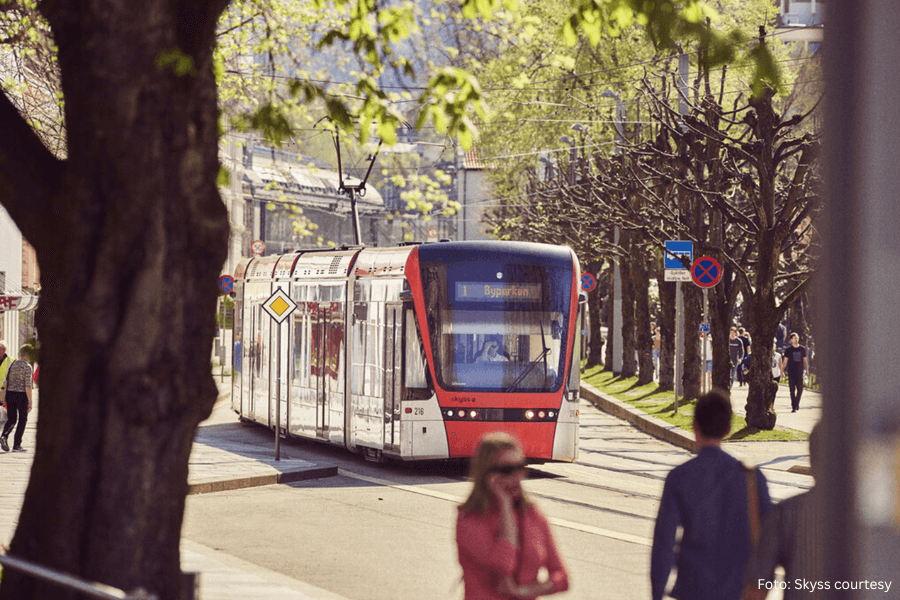 Picture of the light rail train _ SKyss courtesy