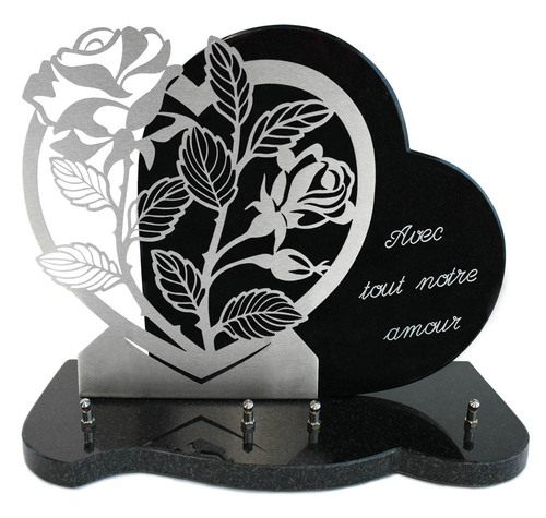 Plaque cœur en granit avec motif cœur inox brossé et texte gravé