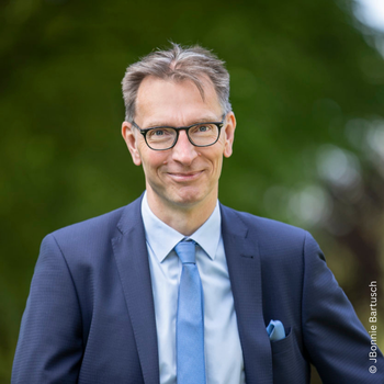 Dr. Daniel Furhop