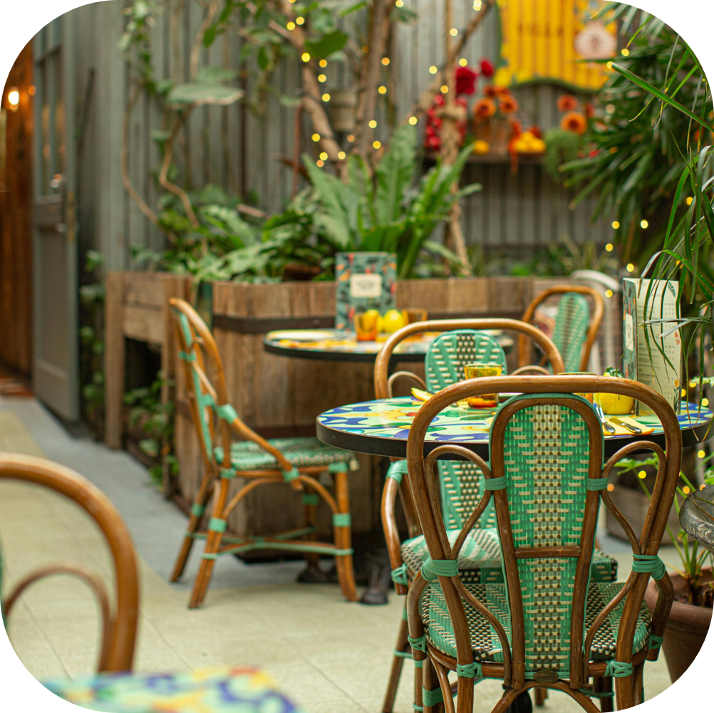 Photo café dans la verdure