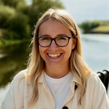 Emma Scholes