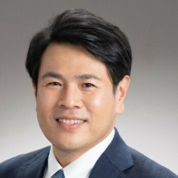 Yasuhisa Watanabe 渡邉 靖久