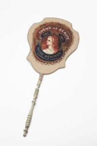 Ecran-de-visage-publicitaire-Harmelle-Creme-Neige-Beatrice-1910-200x300.jpg