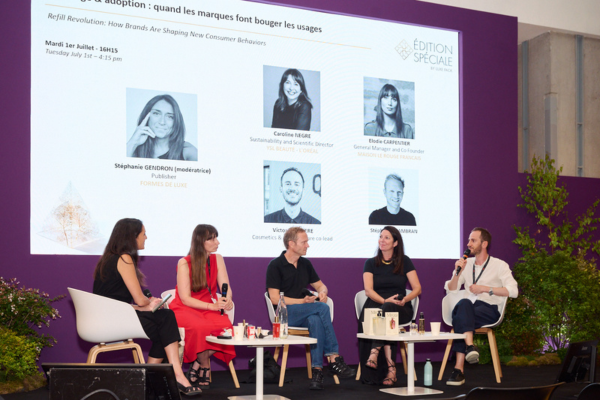 Des intervenants speakers lors d'une conférence du salon