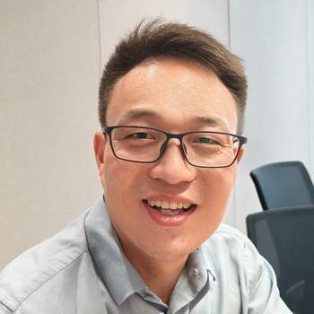Qiankun DING