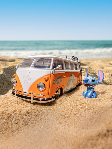 1:24 Volkswagen Bus W/ Stitch Figure Orange Hollywood Rides 1961 - 36340 - JADA