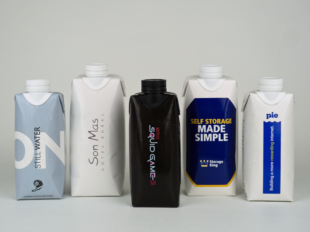 Eau en carton personnalisée
