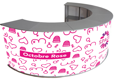 Stand octobre rose dans la jonction des halls 7 et 8