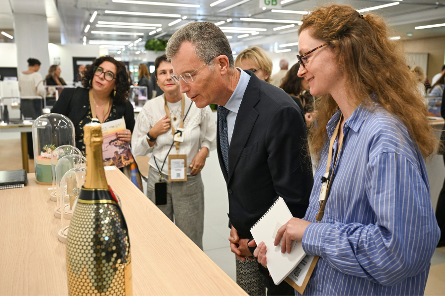 les visiteurs dans le wine & spirit