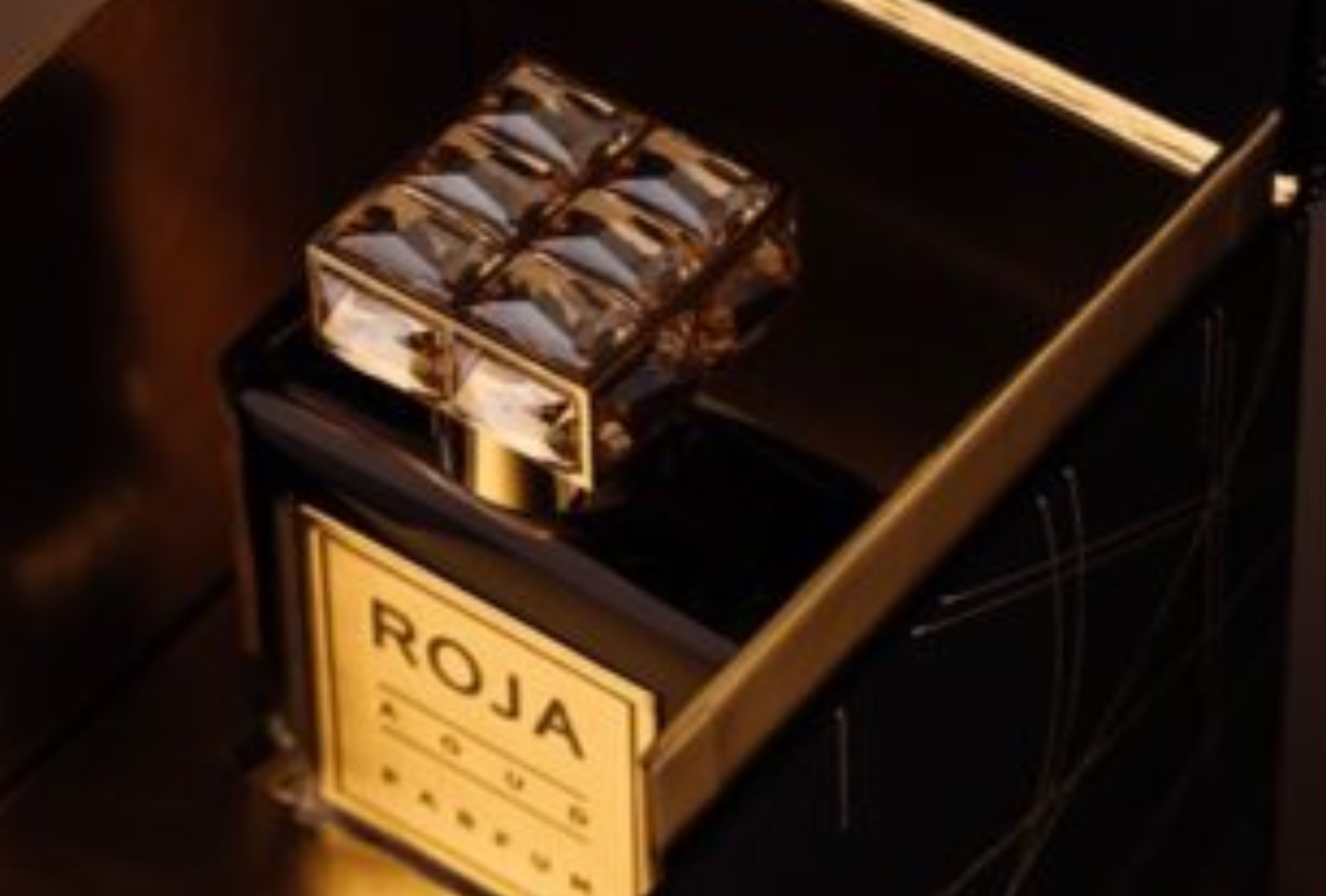 TNT Group : un luxueux coffret tout carton pour Roja