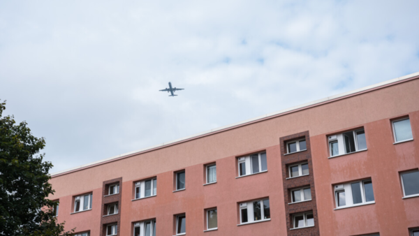 Erfolgreiche Schallschutzsanierung und kontrollierte Wohnraumlüftung
