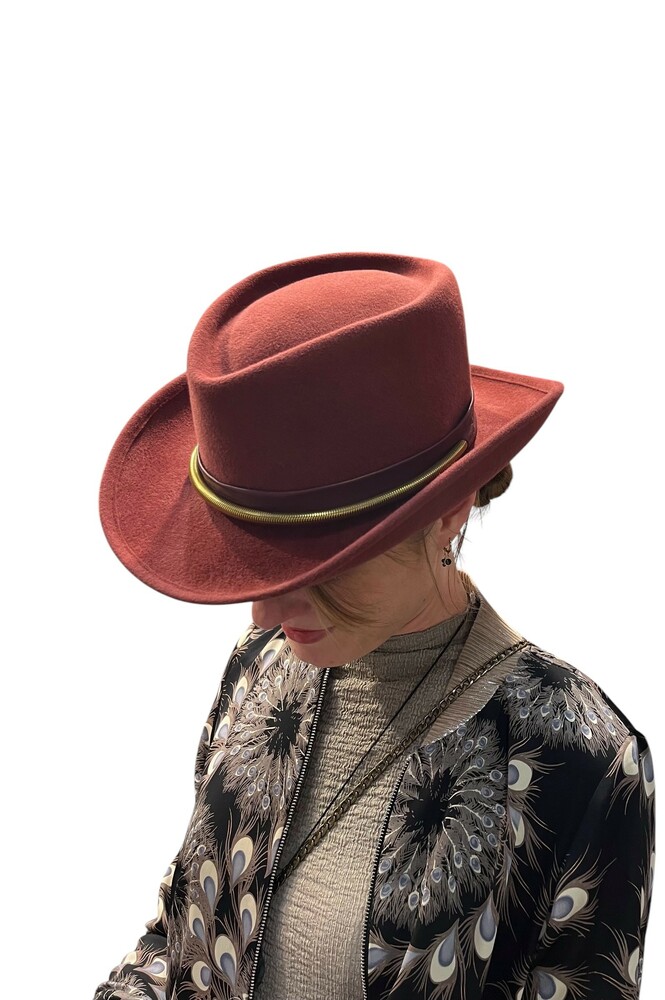 COUNTRY HAT