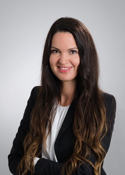 Claudia Stingel