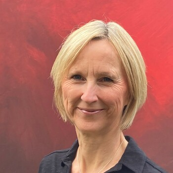 Carolyn Carr