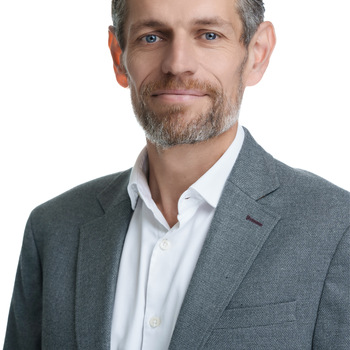 Martyn Saunders