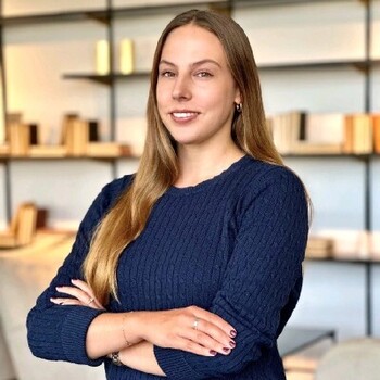 Eliana Longo Collins