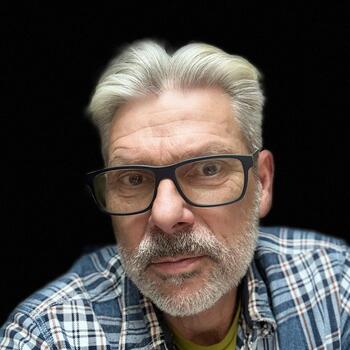 Giles Perry