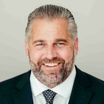 Dr Peter Brodehser