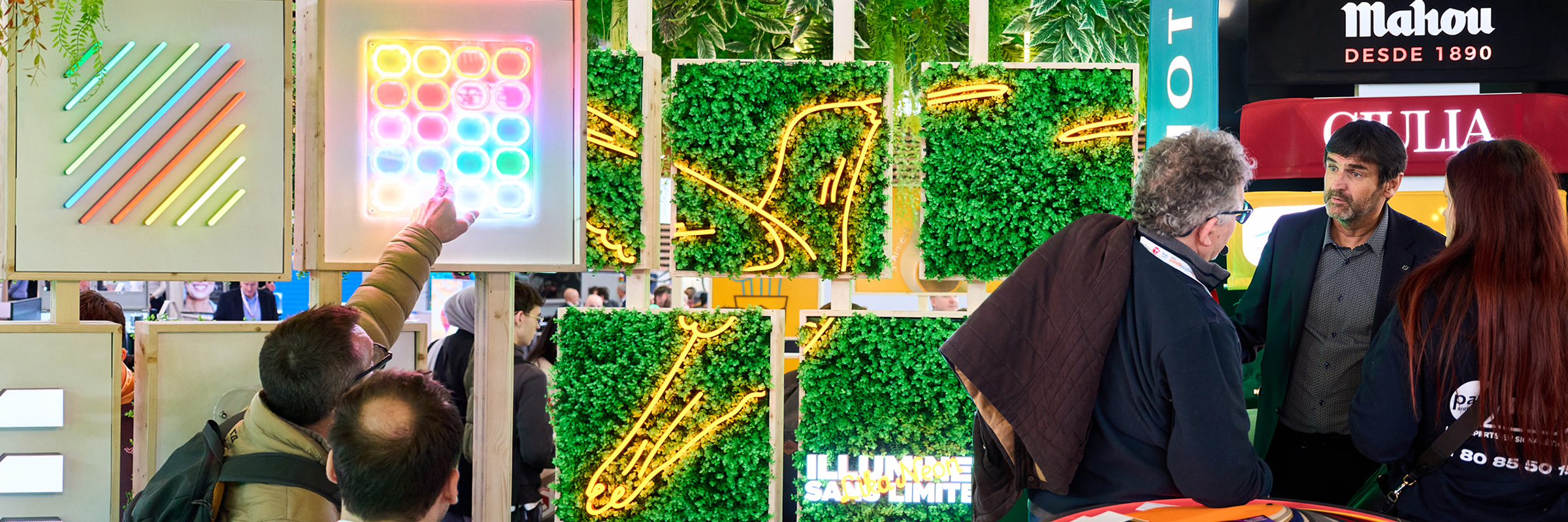 Montage photo de 3 photos de l'espace C!Sign 2025