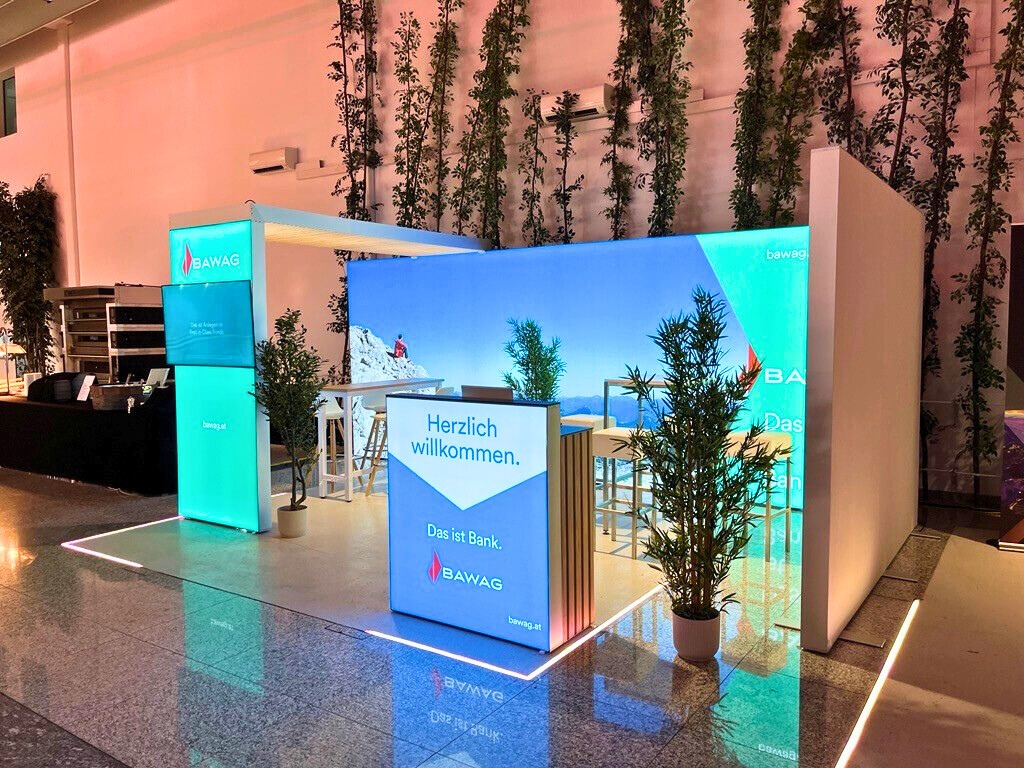 Impredigital – Impretienda presents the new generation of backlit portable stands at C!Print Madrid 2026