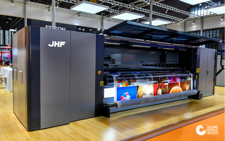 Conoce la JHF M3300 en C!Print: La Solución Industrial de Alta Tecnología y Producción
