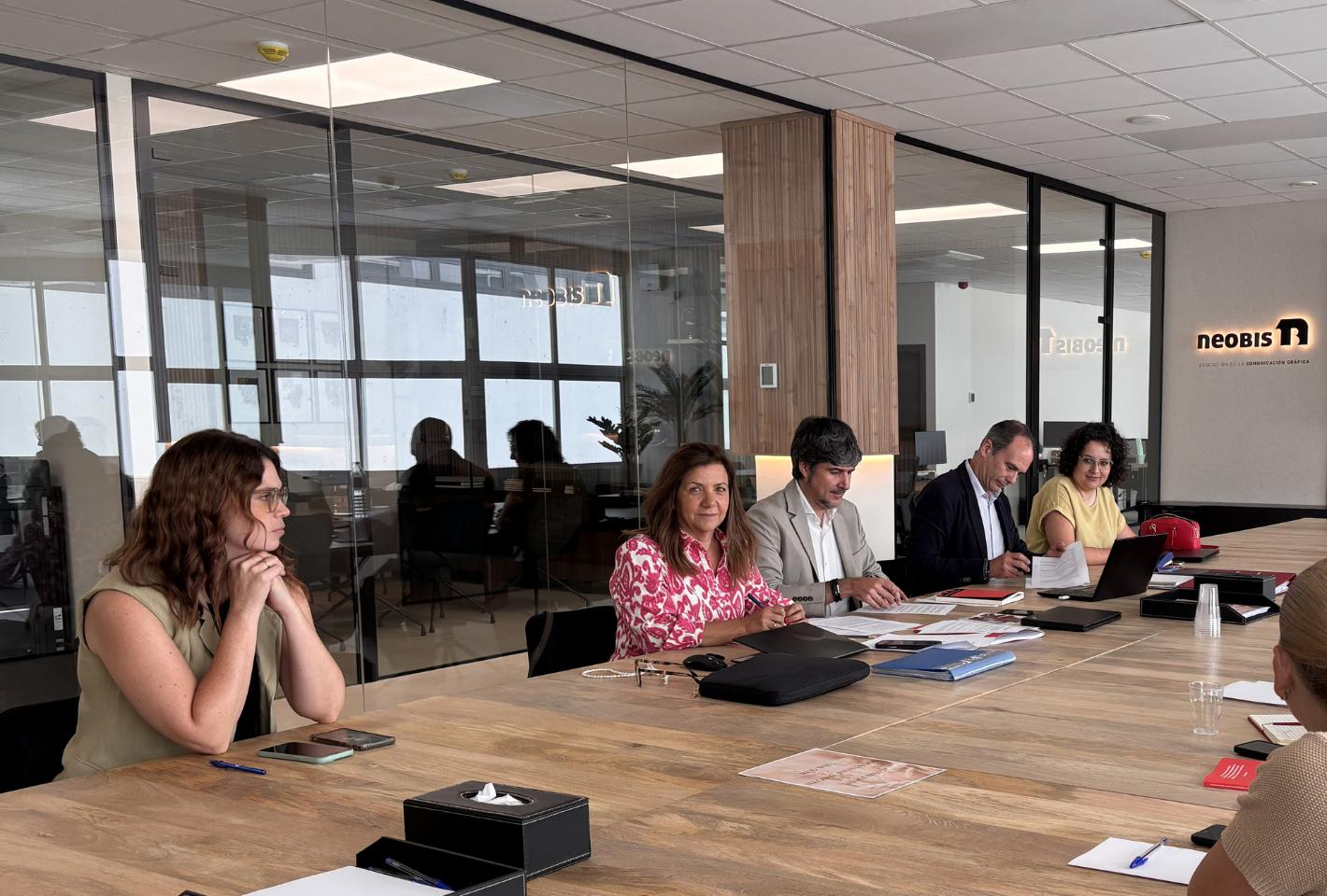 Neobis presenta el nuevo convenio colectivo del sector de artes gráficas