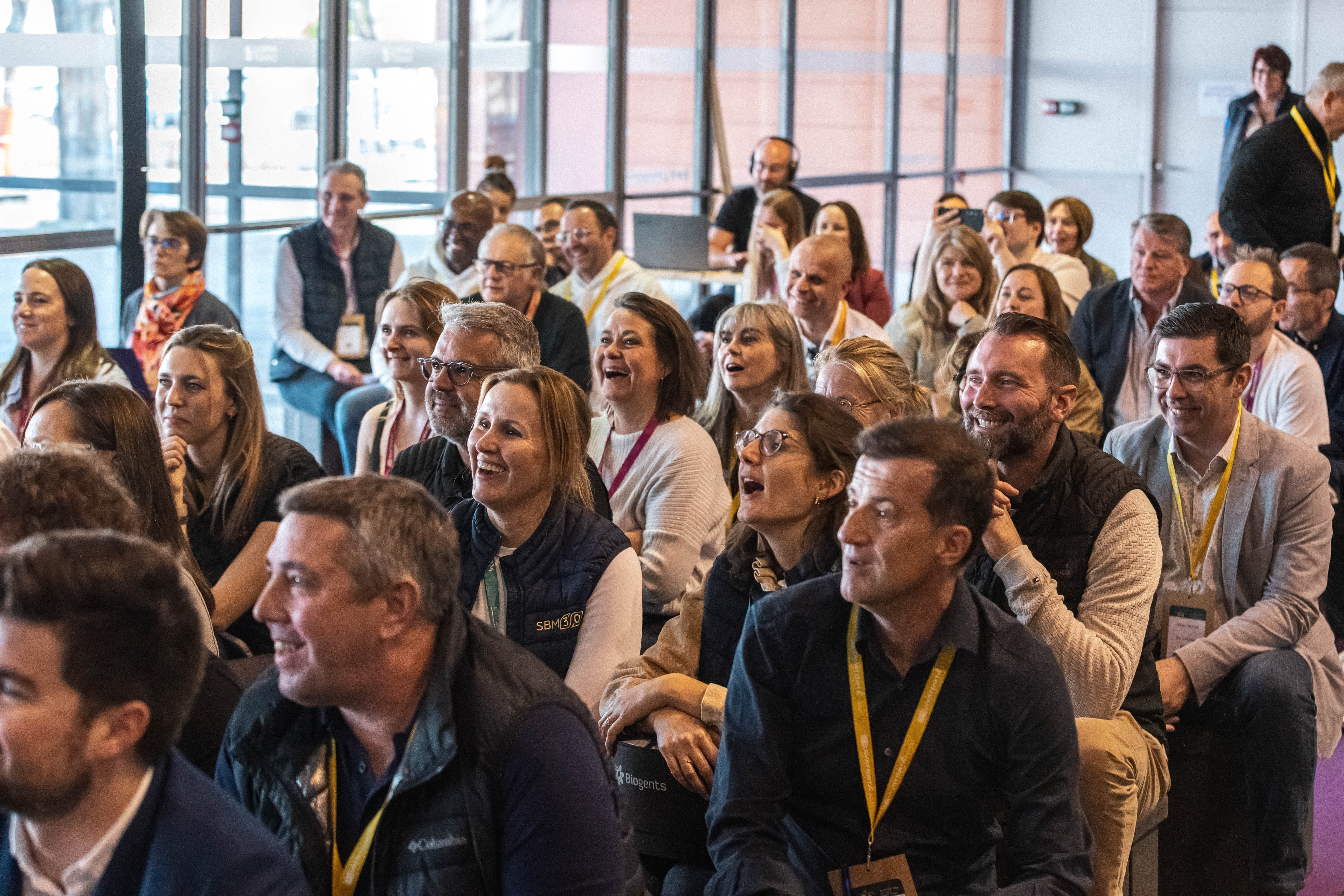 Salle de conférence pleine