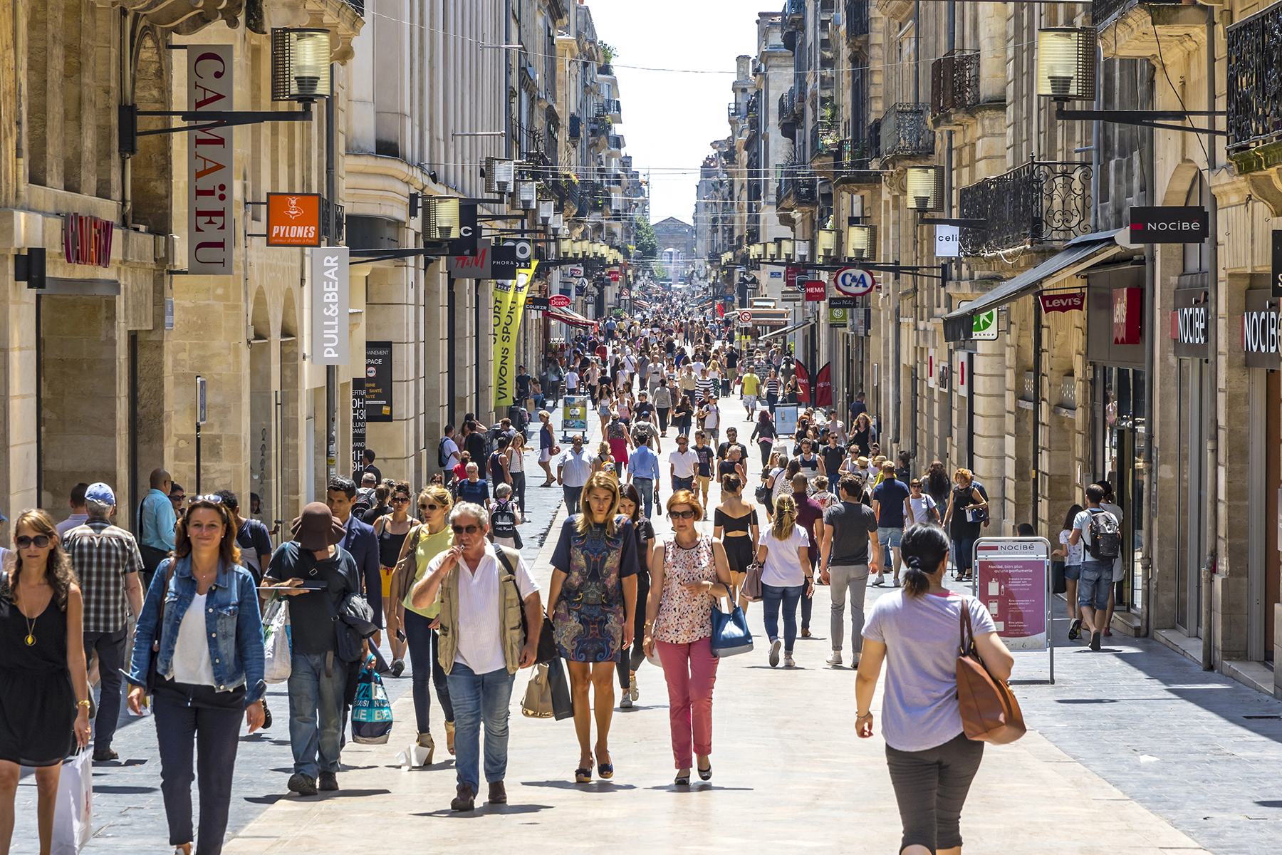 Commerce de centre-ville : un plan de relance en 9 mesures