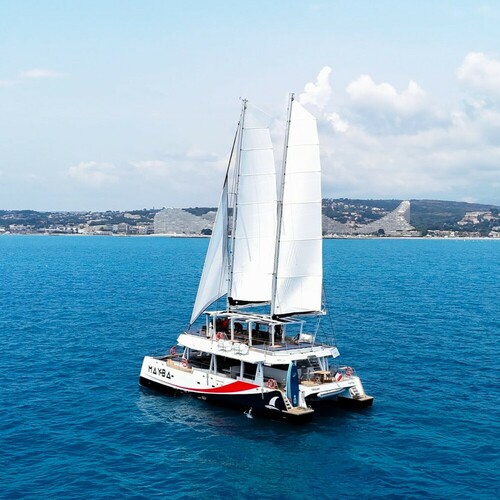 Maxi-catamaran Mayba