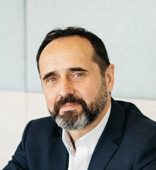 AXA