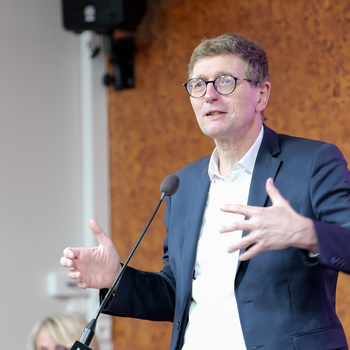 Dominique SEUX
