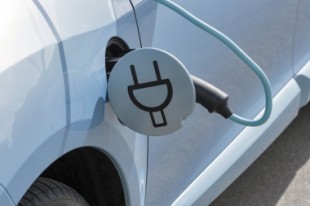 Emmanuel Macron, coach de l’équipe de France de l’électrification