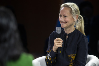 Antonia HÖÖG