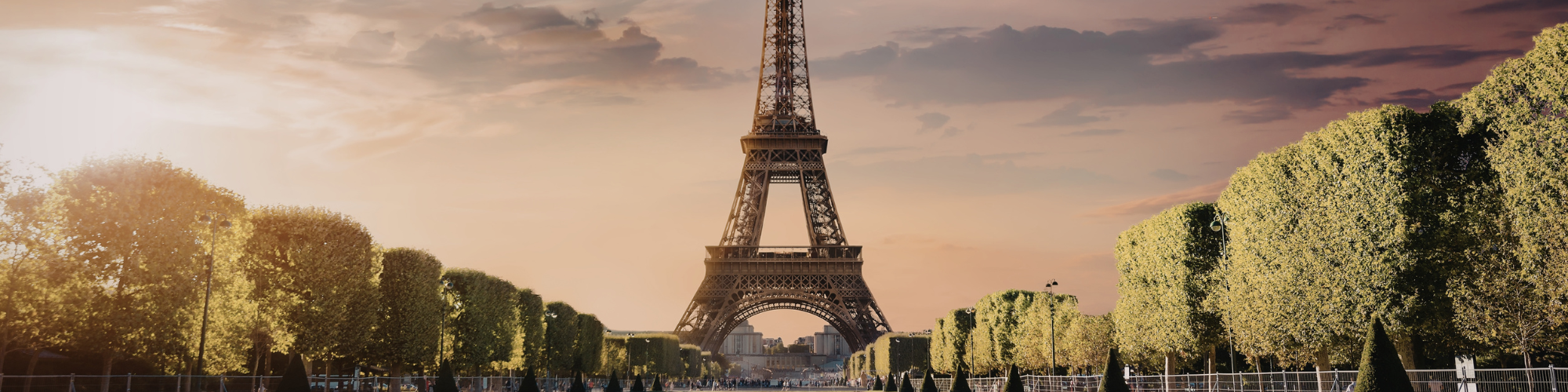 Live the MakeUp in Paris experience!