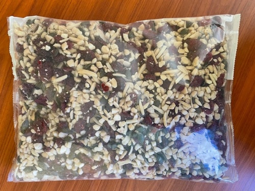 Mélange de fruits secs, de fruits déshydratés sucrés et de graines en sachet 1 kg