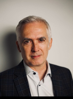 Jonathan Annette