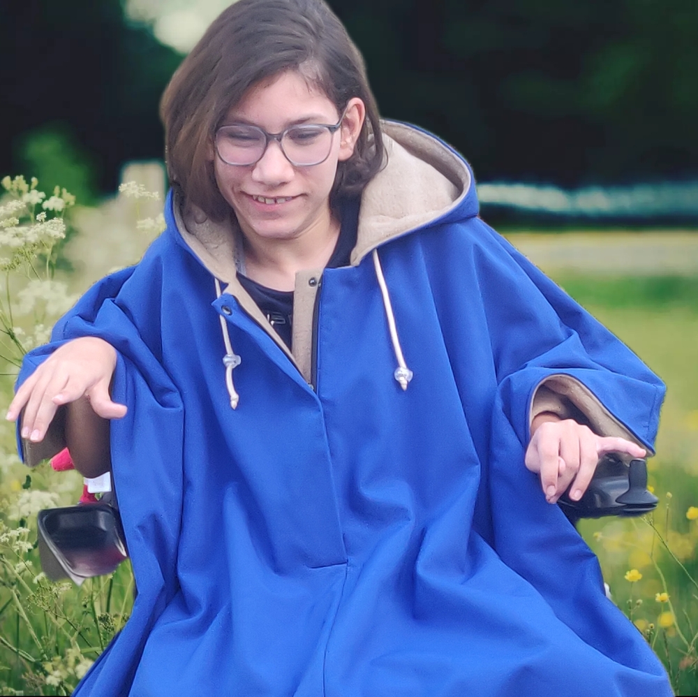 Cape imperméable ZIP, capuche intégrée