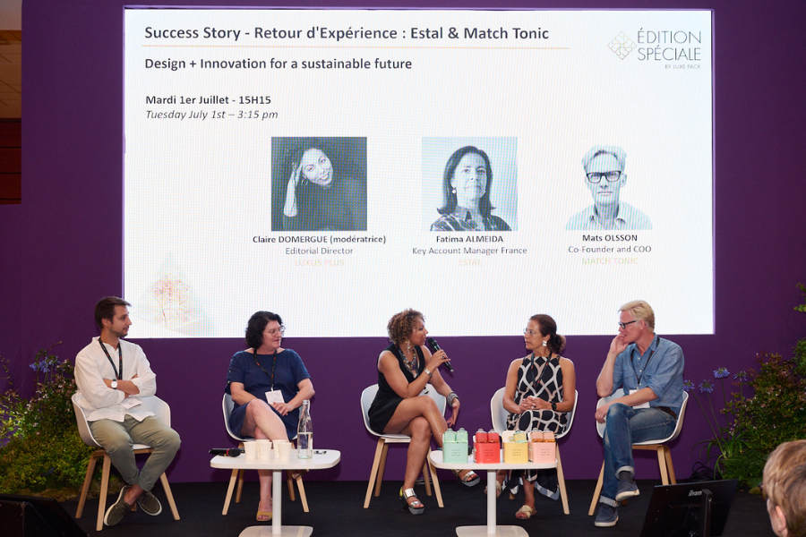 des intervenants speakers sur scène