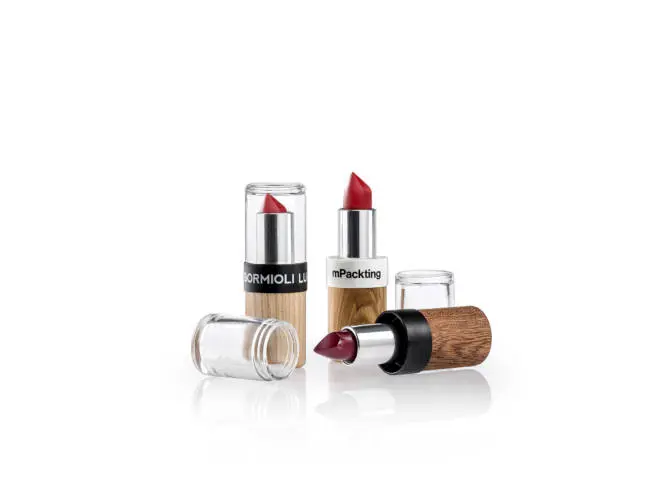 BORMIOLI LUIGI AND MINELLI ARE PERFECTLY COMBINED IN A GLASS AND WOODEN LIPSTICK CASE: TANGO