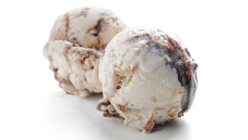 320267 - Crème glacée rocher coco sauce au chocolat et éclats d'amandes 2,5 L / 1,5 kg Ma Très Bonne Glace