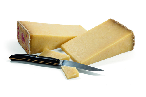 98614 - Laguiole au lait cru AOP affiné 6 mois min. 32% MG 500 g env. L'Affineur du Chef