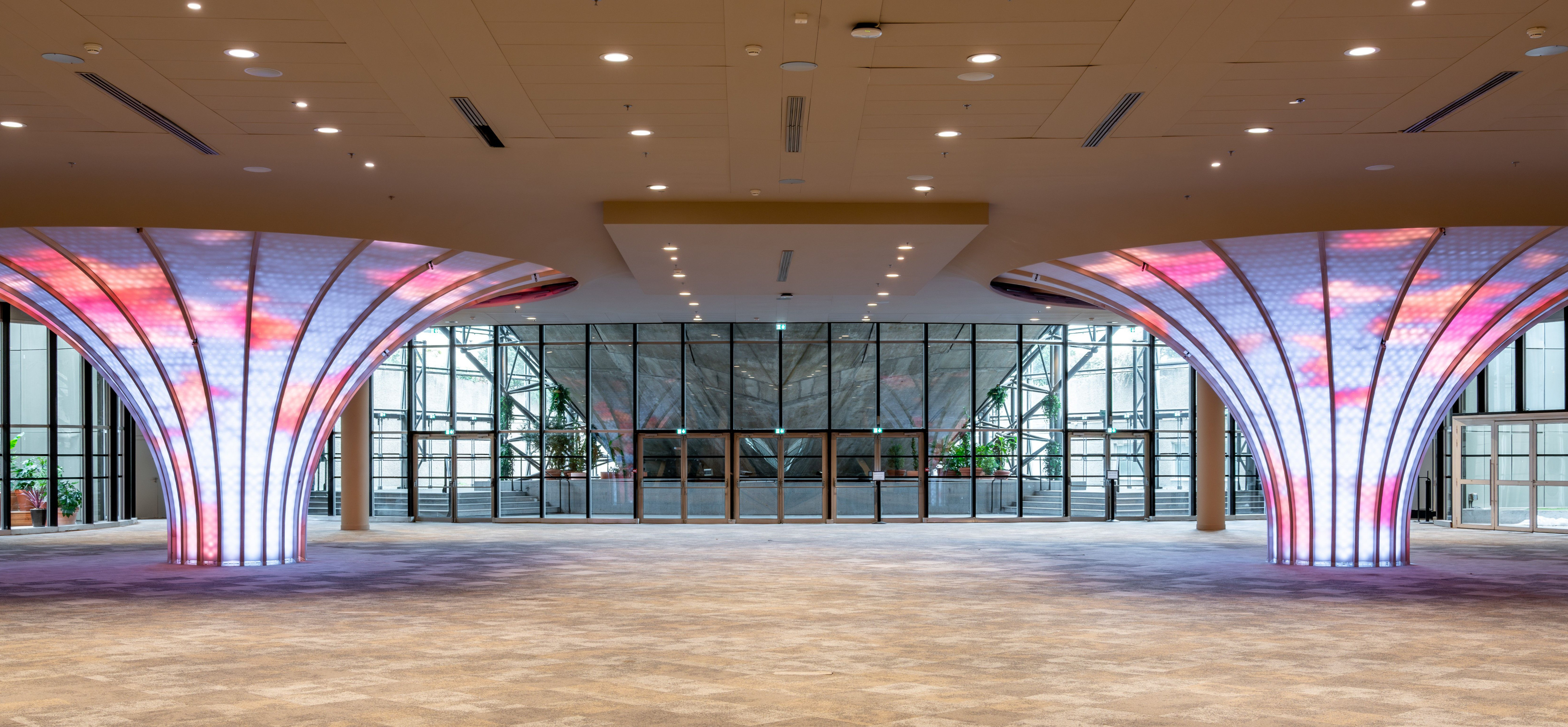 The essential meeting place for the river and waterway sector