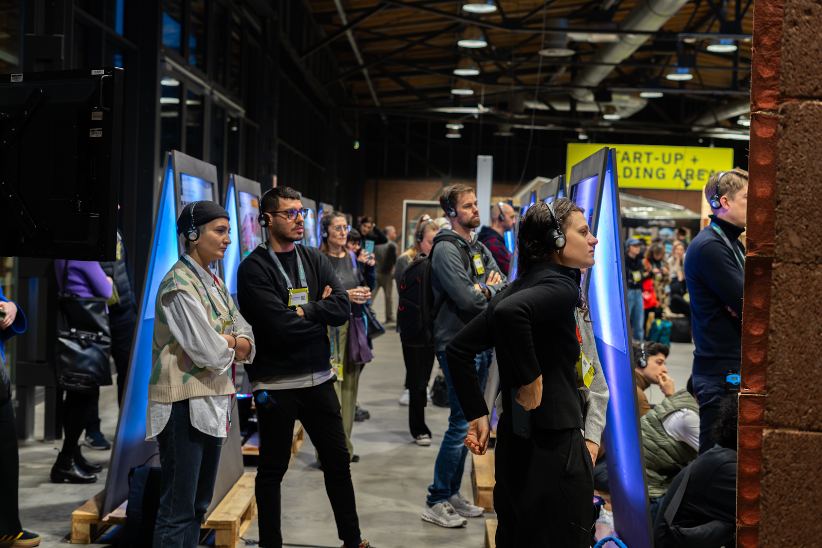 Klimafestival-Effizienz_Stage_ff78eff5-2309-45b4-ab4f-a428608c2d76_e31a60fd-333f-4dfe-b241-a382052ef25a.jpg
