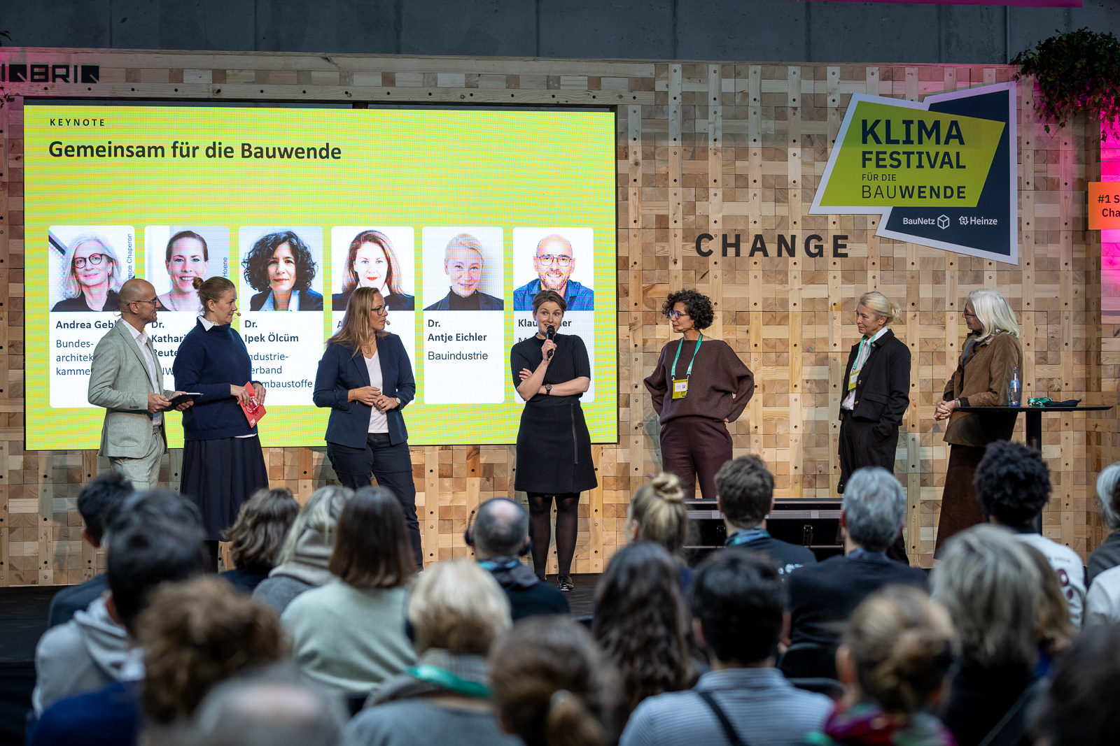 heinze_klimafestival_1t_2024_berlin_1600px_-R3MJ0329_975b9117-4f54-4e88-ac6d-966c54a19188_f5c66b40-2838-4165-8729-39c2f448dbca_f39651be-71c5-47e9-9981-8ef32a808125.jpg