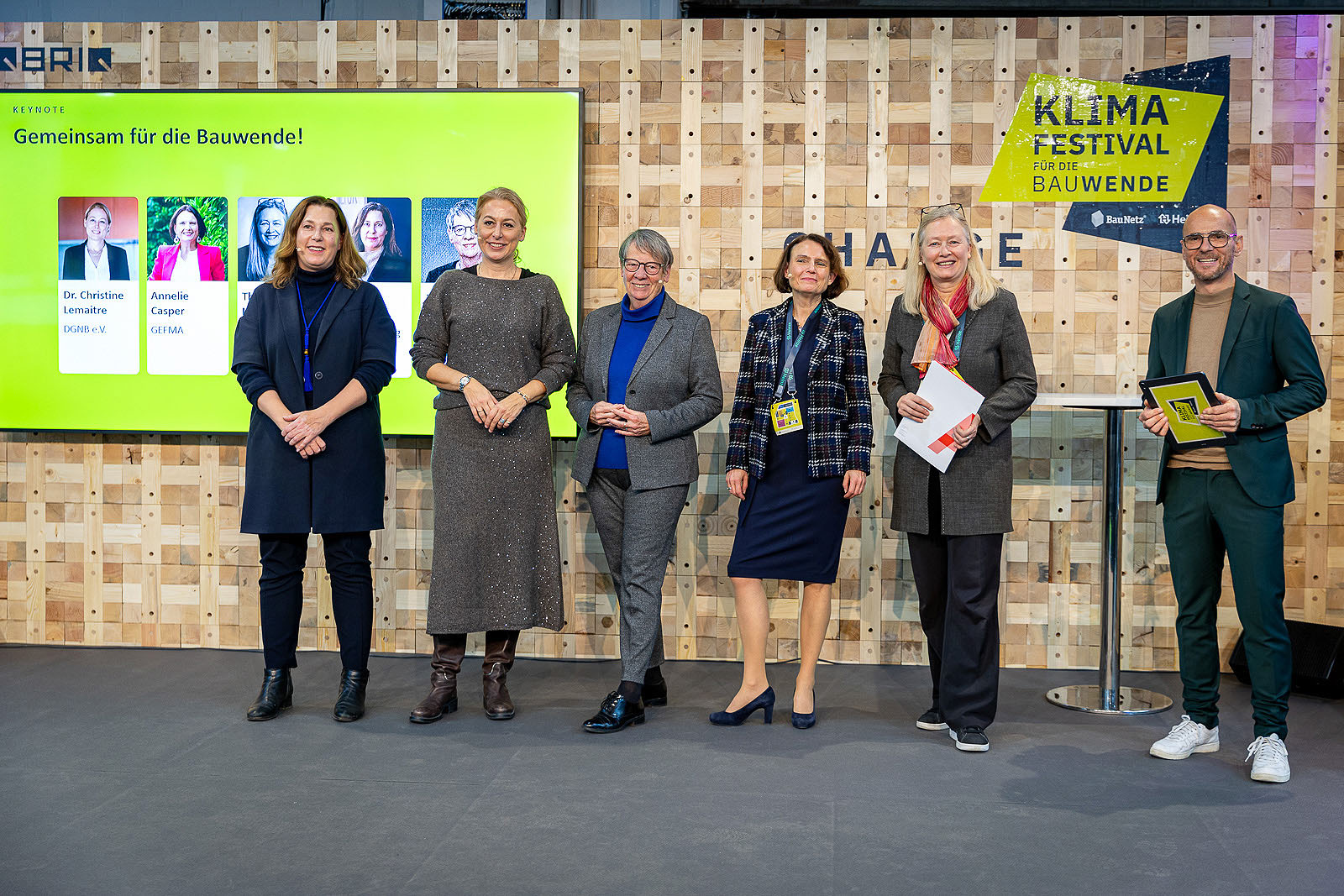 GemeinsamfrdieBauwende-Dr.ChristineLemaitreTheresaKeilhackerBelindaRukschcioDr.BarbaraHendricks_3917766f-348f-4656-8a73-b56e4486413d.jpg