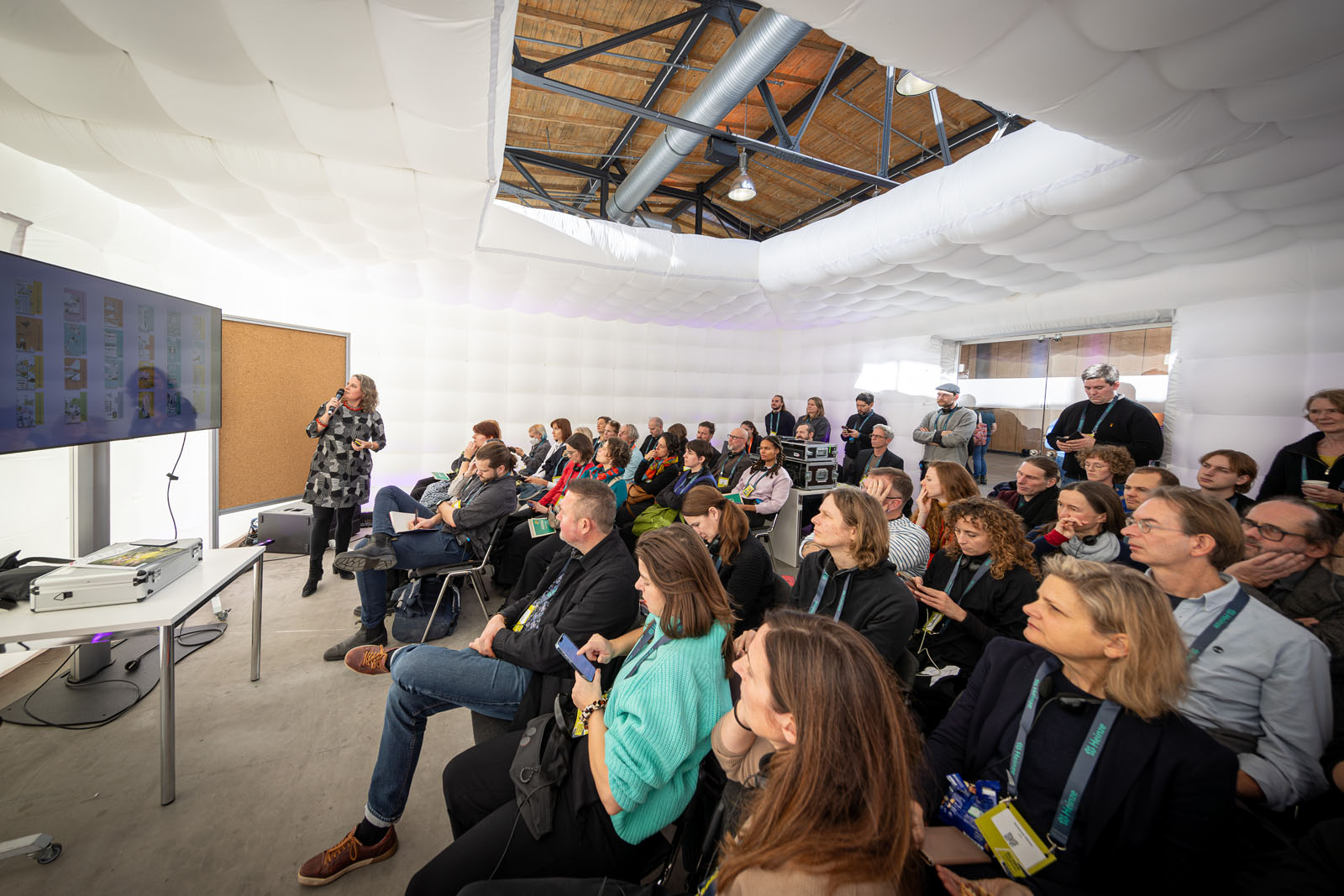 heinze_klimafestival_berlin_2023_hq_--34_51450954-f756-4227-84e2-650ccd96036c_f594c32d-2bb1-4aee-887c-e3ededf04469_7dcd4dfc-de3c-484a-9eb7-28ce76ff950f.jpg