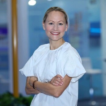 Antonia HÖÖG